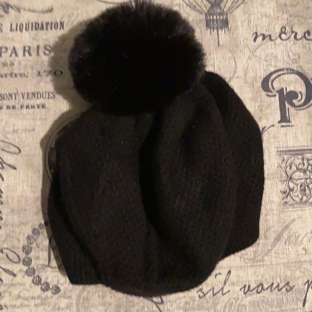 Norla Canada Pom  hat